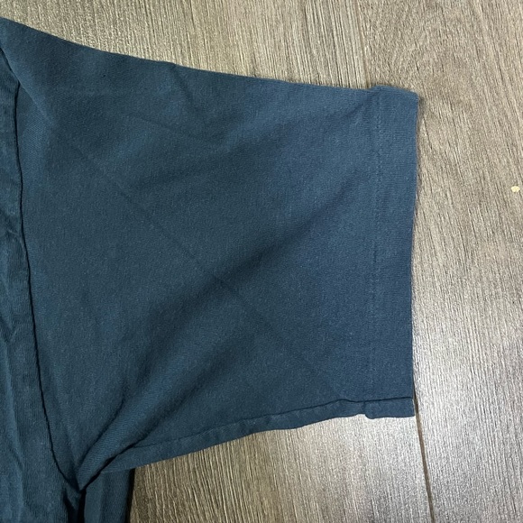 Vintage/ Graphic T-shirts - Picture 3 of 3